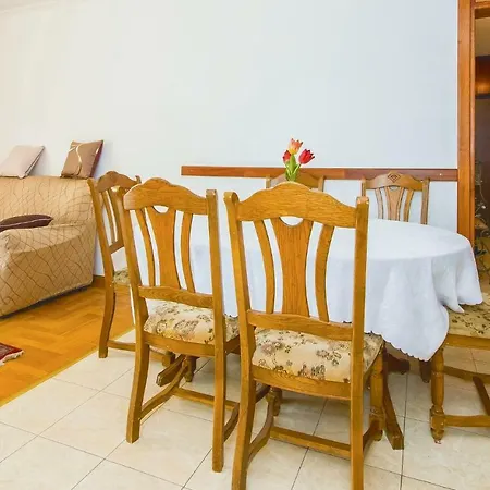 Two-bedroom In * Split